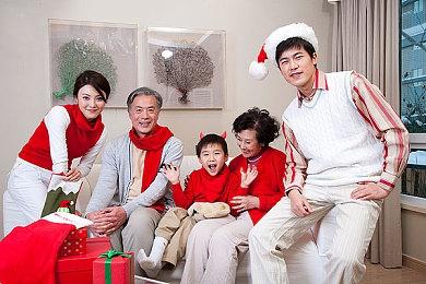 恐龙猎杀主题合作生存游戏新作《死地》发布预告片